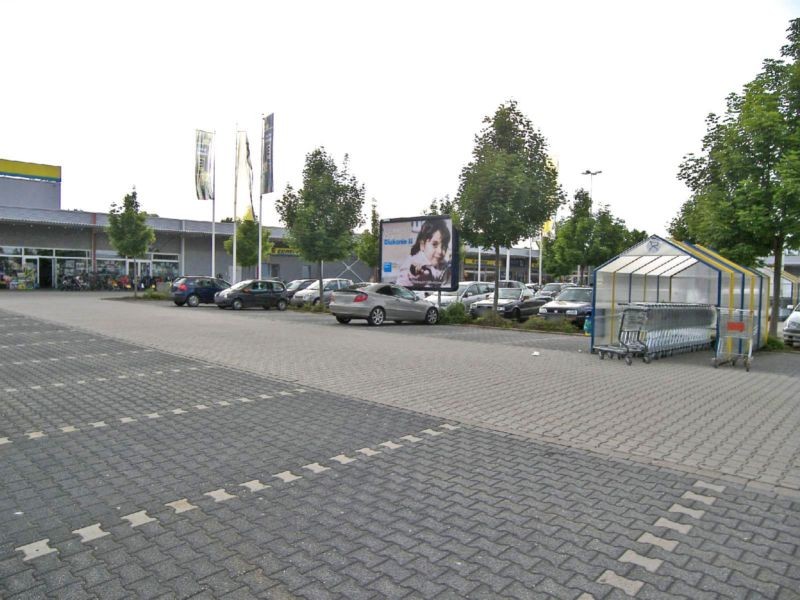 Am Südpark 5 E-center