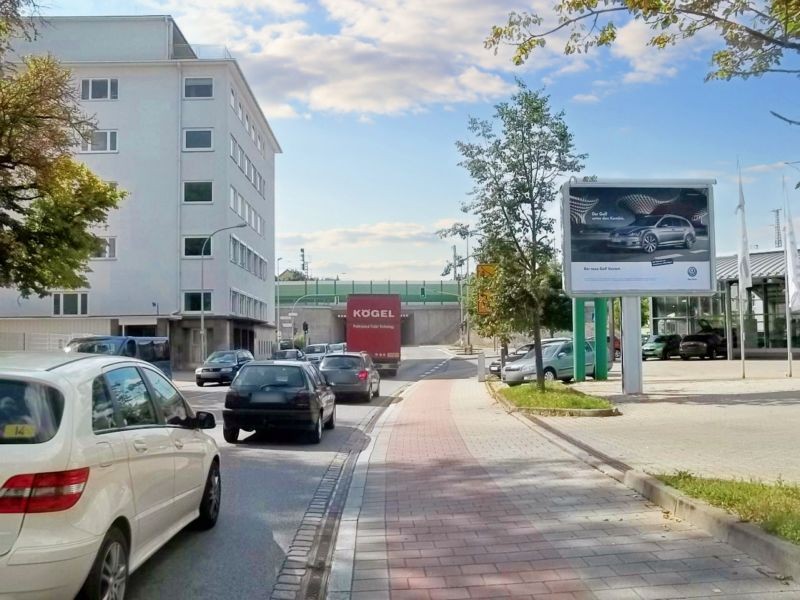 Matthias-Oechsler-Str   2 (B 13)/Bahnhofstr nh