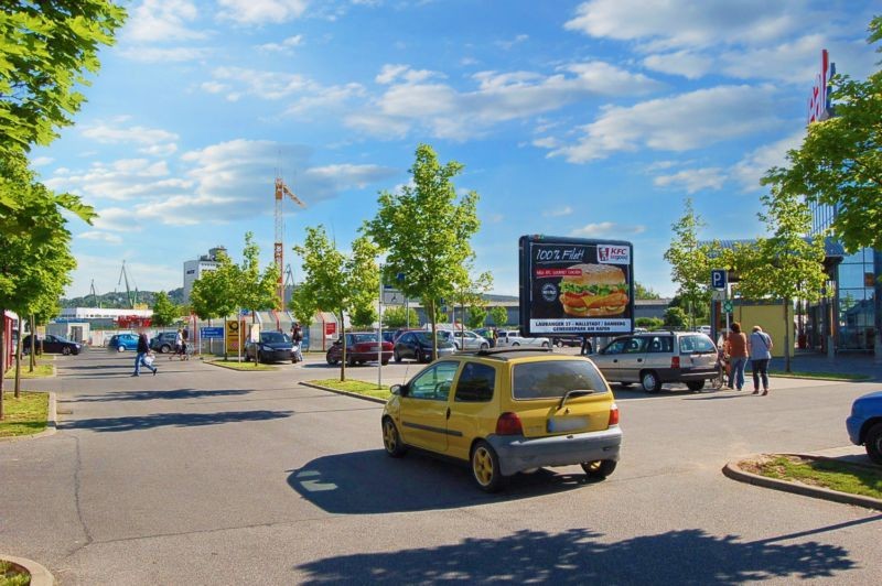 Emil-Kemmer-Str. 2 Kaufland Eing.