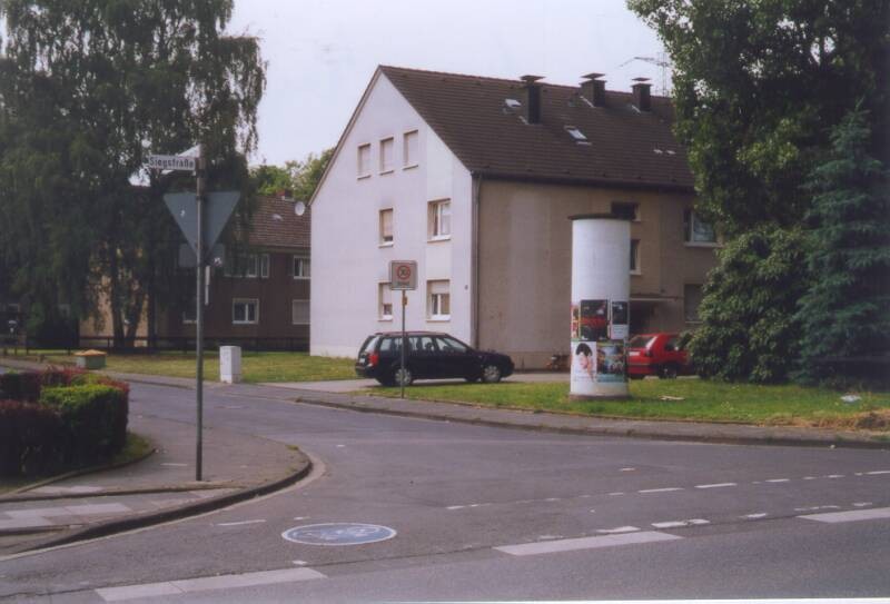 Klöckner-Mannstaedt-Str 22 re/Siegstr