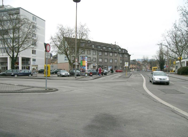Moltkestr  44 gg/Bhf-Vorplatz