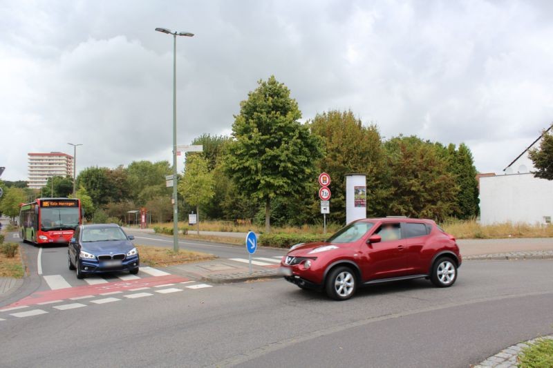 Salm-Reifferscheidt-Allee/Sinnersdorfer Str