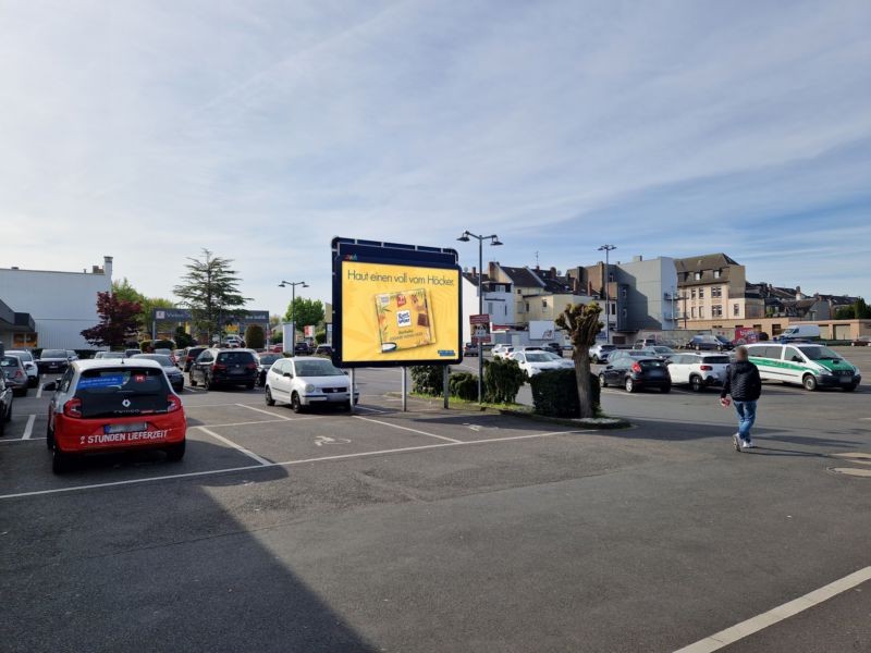 Krefelder Str. 131 Kaufland Eing.