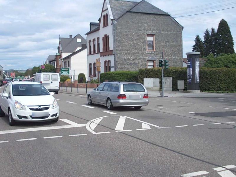 Zewener Str   2 (B 49)/Im Biest