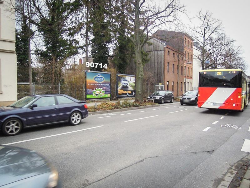 Hüttenstr  99 re/Weißwasserstr gg li