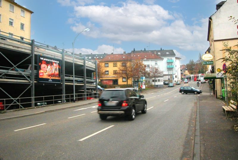 Schäferstr/Pfarrgasse 1-3 re Parkhaus