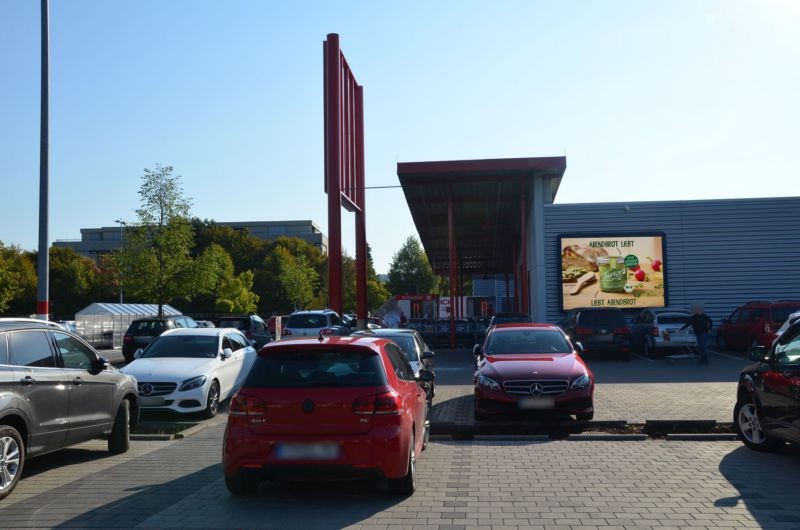 Klausenburger Str. 12 Kaufland Eing.