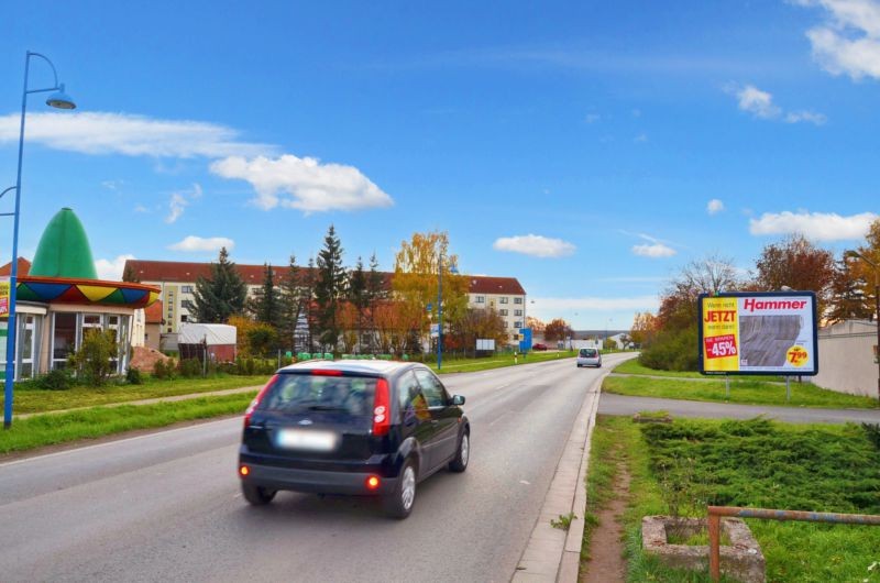 Straußfurter Str aw Garagen (B 86)/Bahnhofstr nh