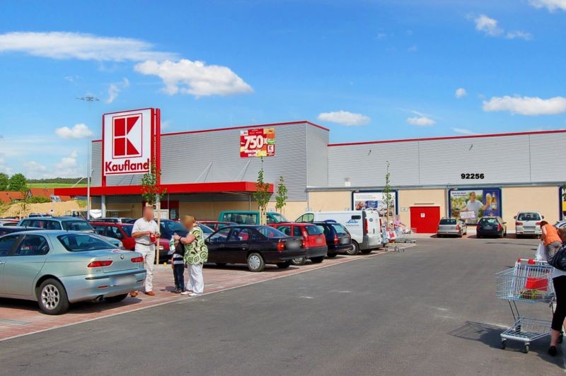 Max-Weinberger-Str. 9 Kaufland Eing.