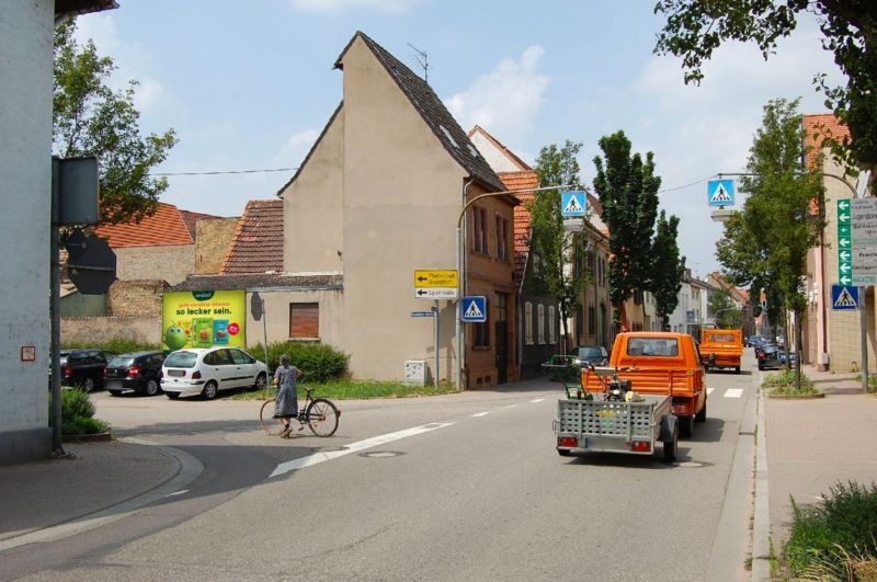 Grenzhöfer Str   1 gg/Hauptstr (B 37)/-Edingen