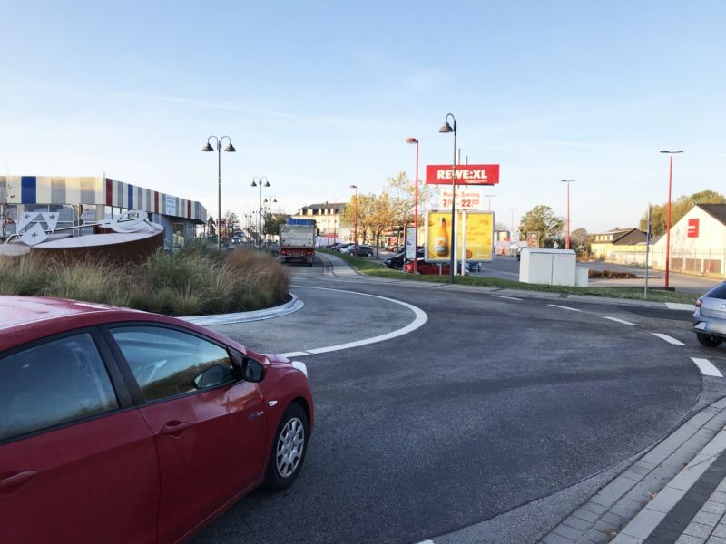 Hunsrückhöhenstr. 3 Rewe XL Hundertmark Einf.