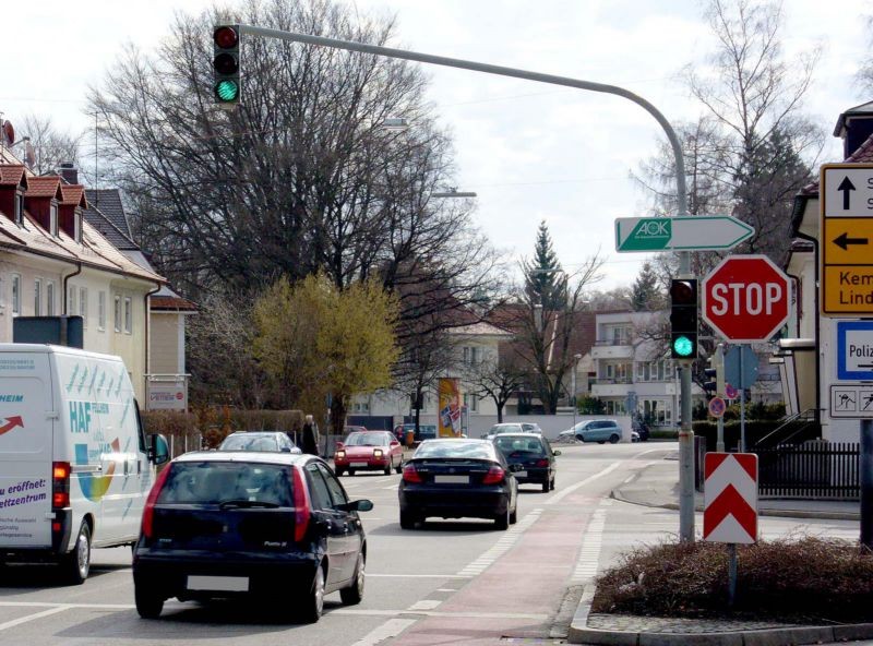 Dr-Berndl-Str/Röckstr Telefonhäuschen