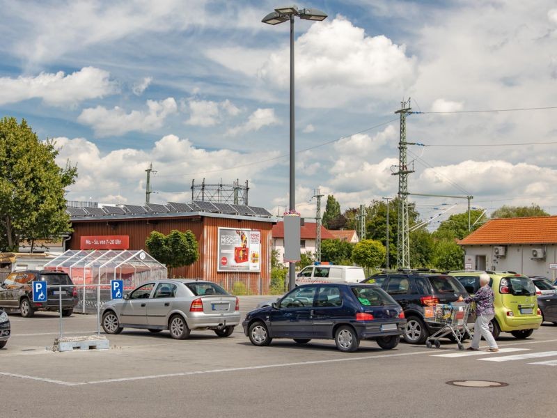 Bahnhofstr. 11 Rewe Hofmann