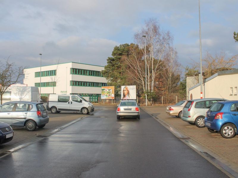 Straße E 9 Kaufland Eing.