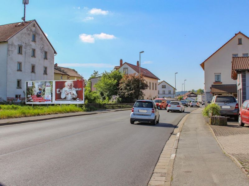 Thüringer Str  13 (B85) li quer