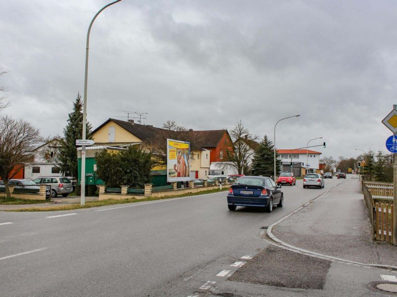 Hauptstr 22/St 2074/Nh Ampel - Gottfriedingerschwaige