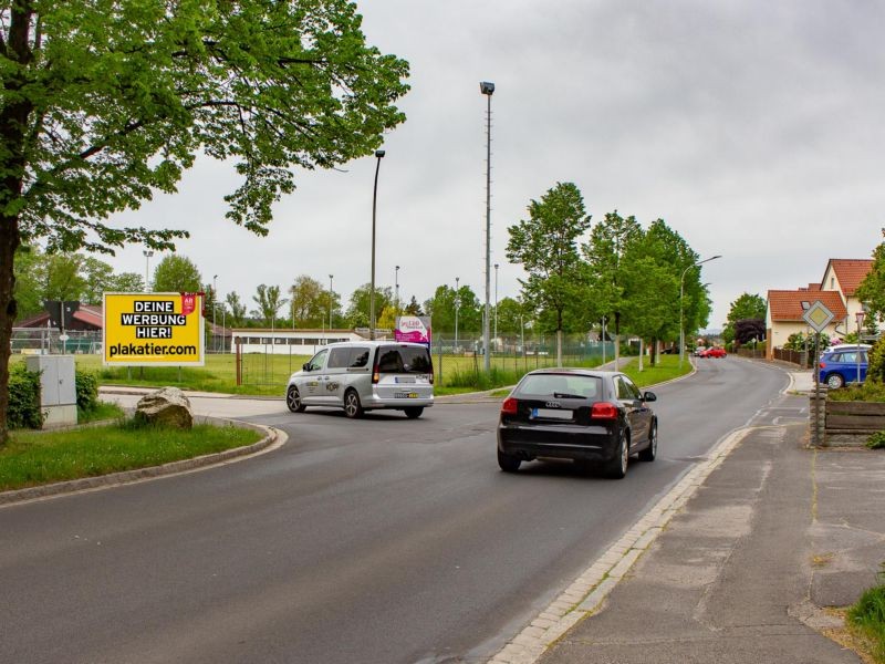 Pleierstr/ Franz-Heldmann-Str gg 27 Sportplatz