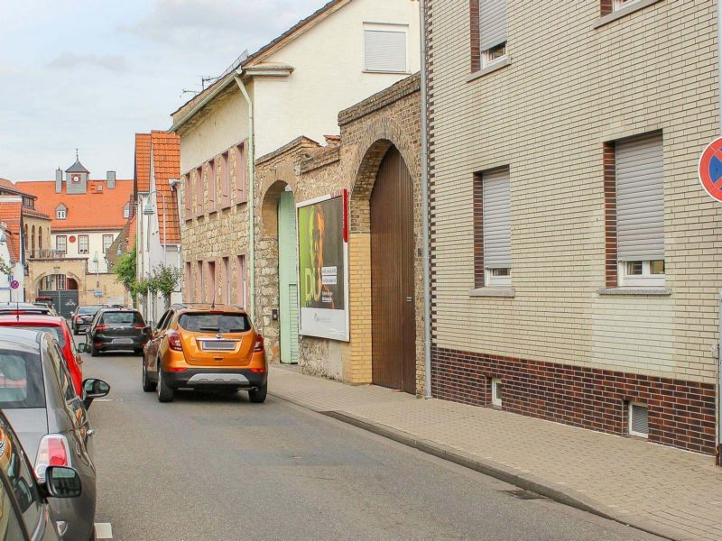 Hauptstr 10 (B 519)