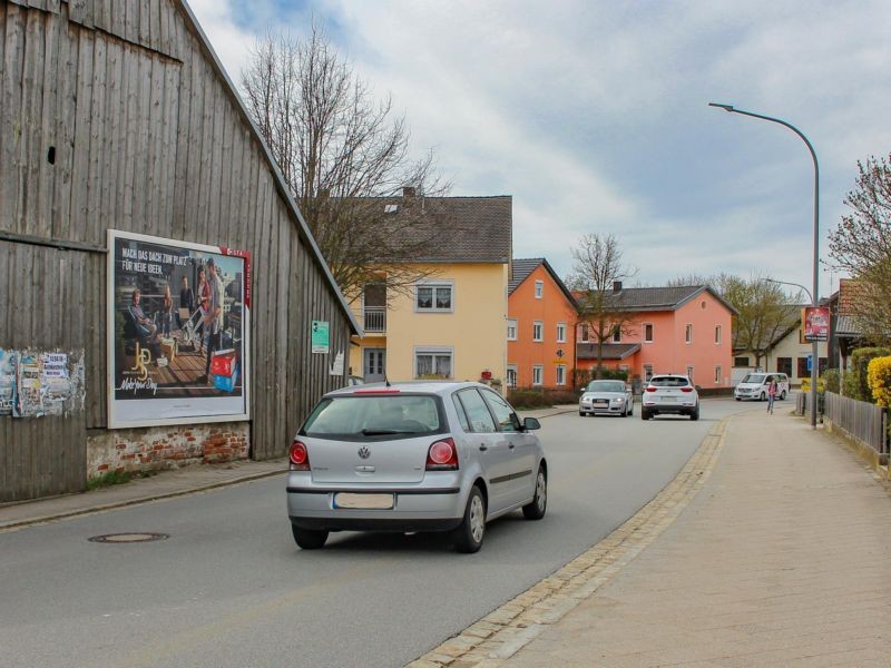 Hochstr  30 (B 8) -Hohenschambach