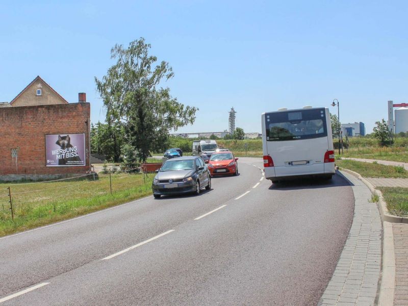 Halleschestr 61 li v Eing Gebäude-Trebitz