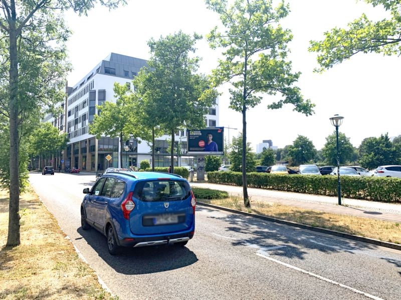 Prager Str 118 (B 2) nh/Bormannstr   City-Star-Board