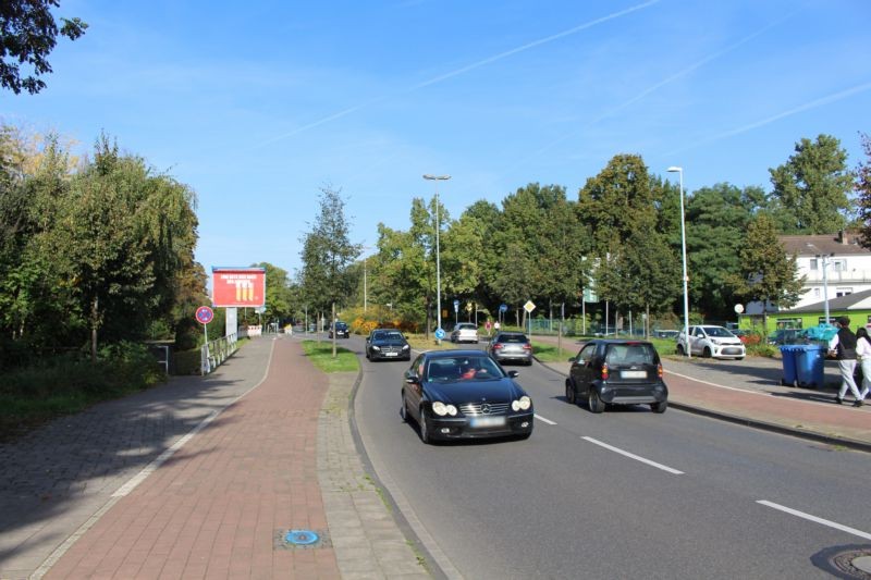 Düsseldorfer Str (B 8)/Brückenstr RS City-Star-Board