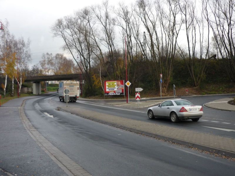 Herrenwaldstr./ Fussweg Z.Bus-Bhf.