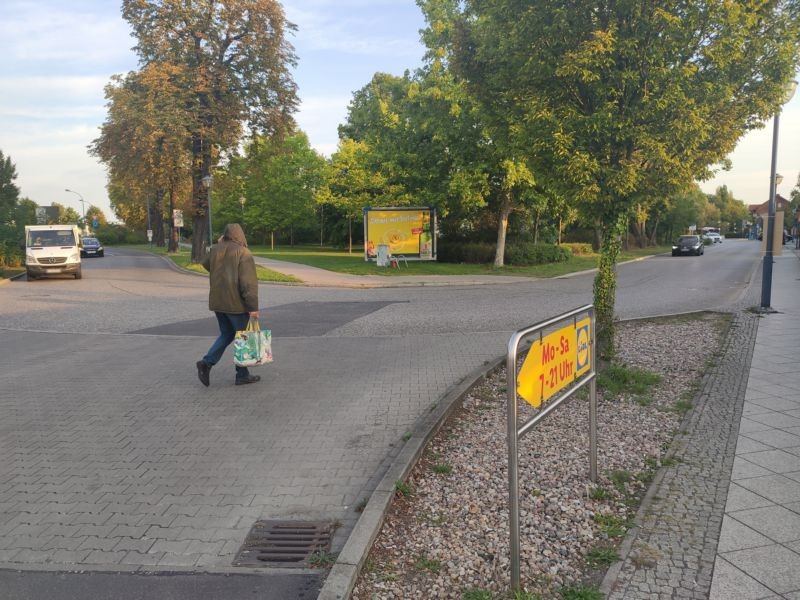 Potsdamer Str./Am Bahnhof gg.Nr.  1