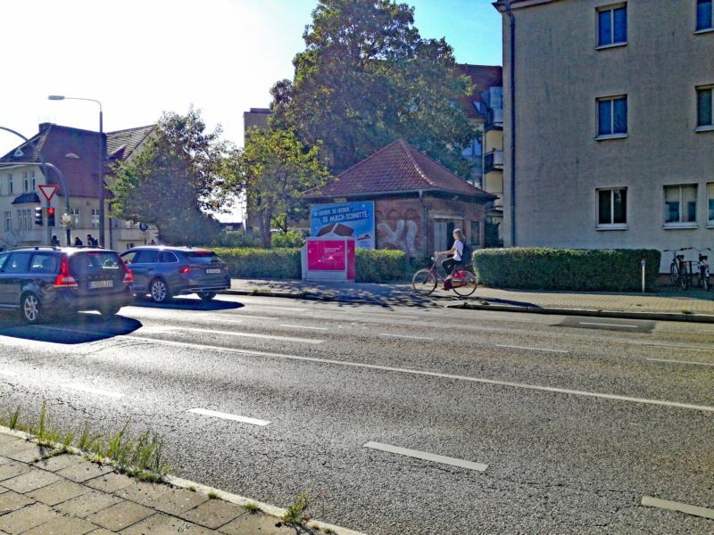 Walter-Rathenau-Str  30/Anklamer Str