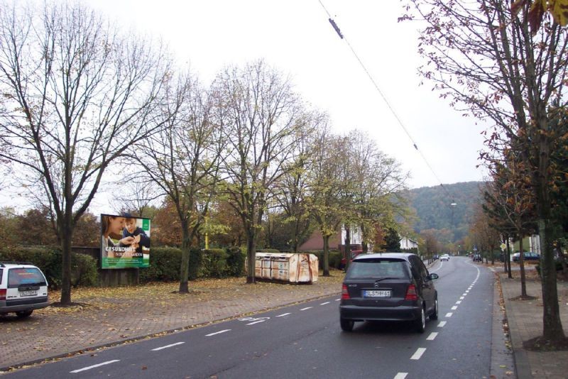 Brückenstr Sportplatz links