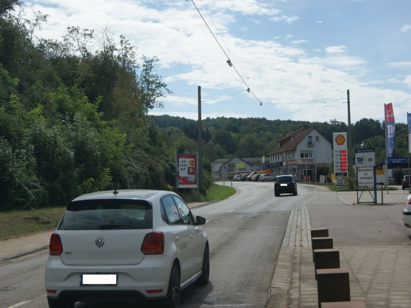 Bahnhofstr (L 136) Bahnhof gg /Shell Tkst vor /Zentrum  /E