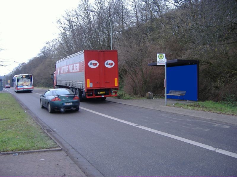 Am Bahnhof