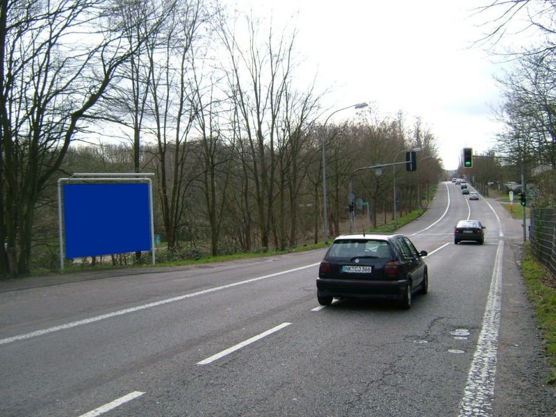 Metzer Str Eing DfG(B41) vor Grenze F Autozubr