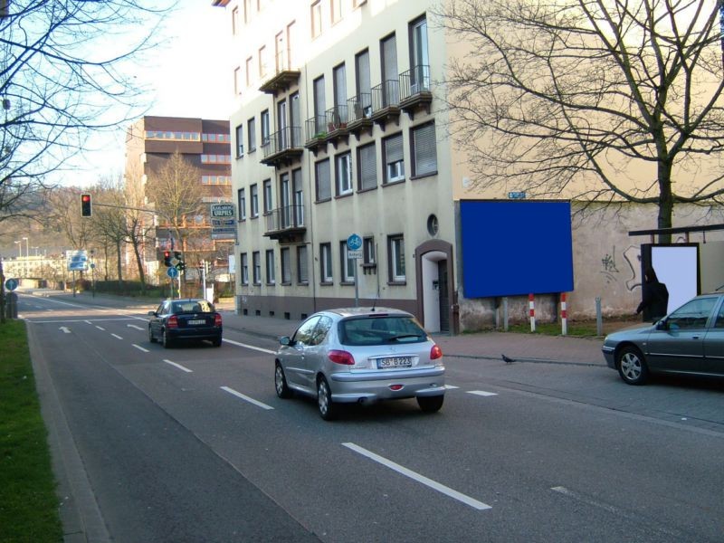 Paul-Marien-Str   1 Quer /Ampelanlage HST /Auff BAB 620 nh /Zentrum  /V