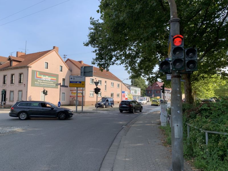 Saargemünder Str  53a /Saarbrücker Str (B 51) Ampelanlage  /W