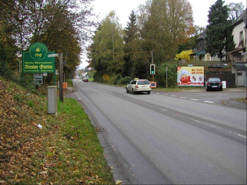 Riesling-Wein-Str /Retzgrubenweg (L 143) Quer  /W