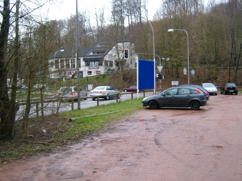 Meerwiesertalweg /Waldhausweg Rs /Quer Ampel (L252) Zubr Uni E