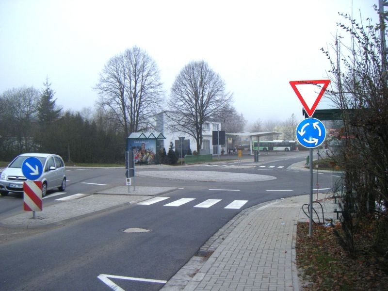 Bahnhofstr Kreisverkehr ew (L 133) Lidl Aldi nh