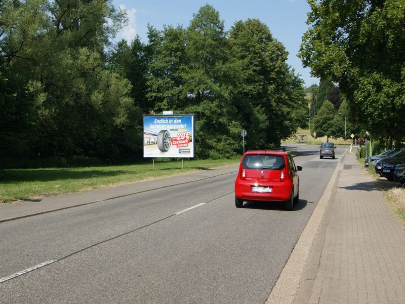 In der Au  8a Ri Hirzweiler RS (L 141) Ortsausgang quer