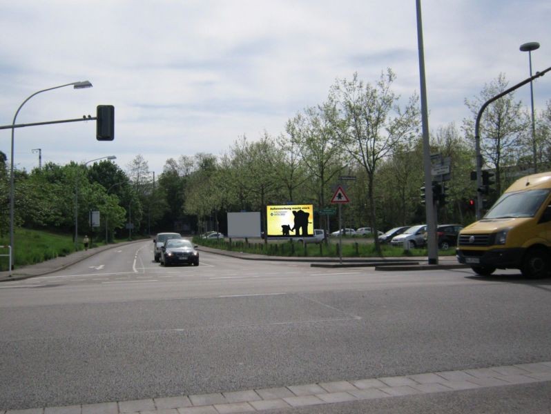 Meerwiesertalweg PPL Quer AW re /Ampel B41 L252 Zubr Uni  /W