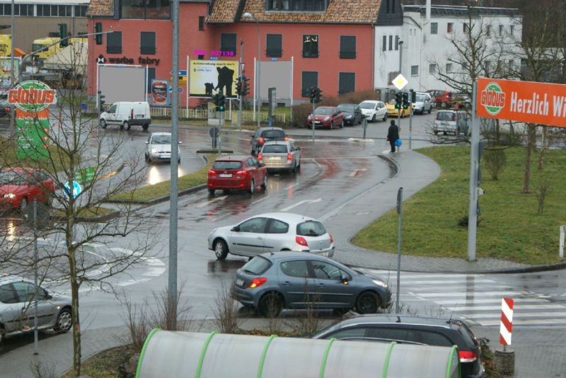 Saargemünder Str  49 Globus Einf/Ausf gg POS6 /Ampelanlage V