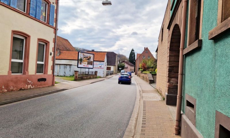 Hauptstr  85 (B 270)