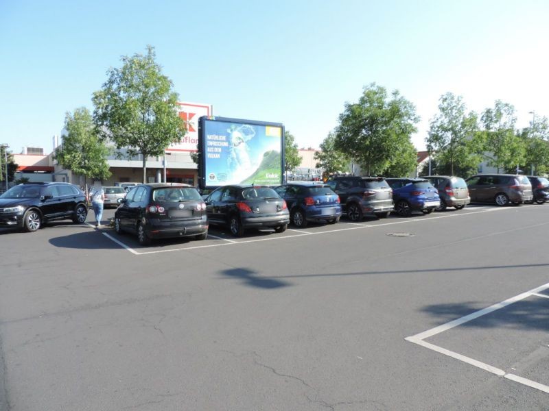Industriestr. 10 Kaufland Eing.