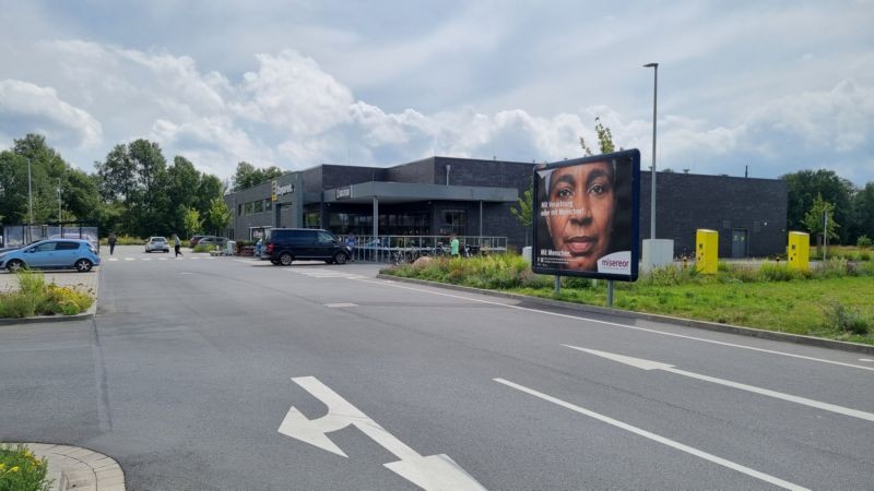 Stadtweg 1 Edeka Zegarek Einf.