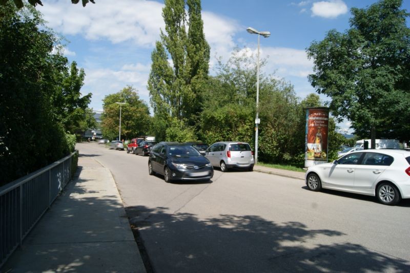 Kirchstr. 32/Sportplatz