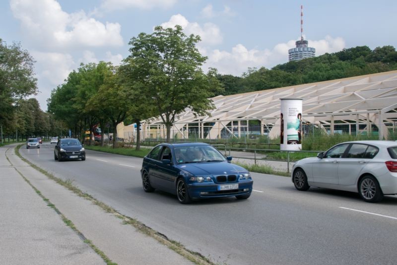 Stadionstraße 11/Tennishalle