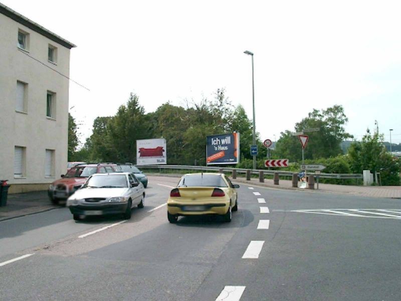 Bahnhofstr. (L 3031)  / Bhf.