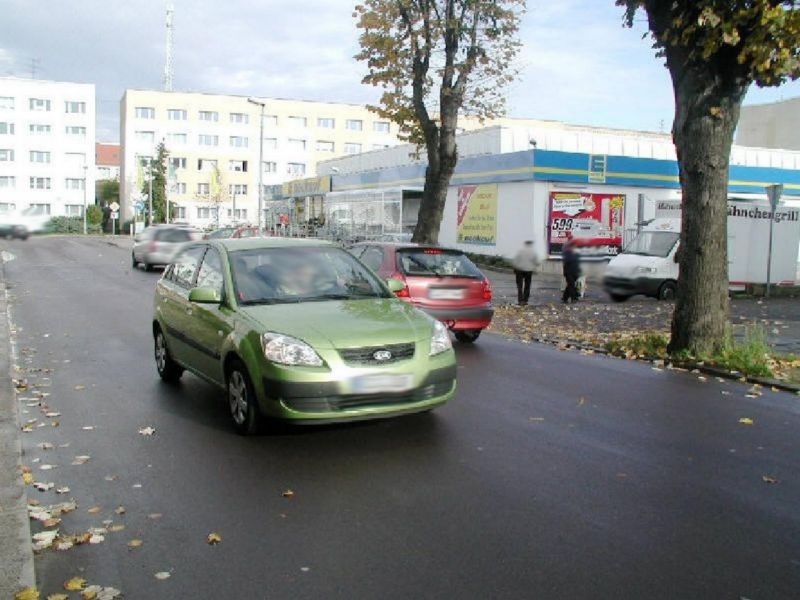 Wilhelm-Külz-Str. 39 / Edeka