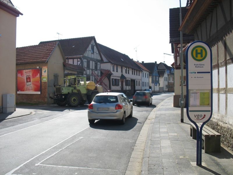 Butzbacher Str. 8 (K 17)  / Parkstr.
