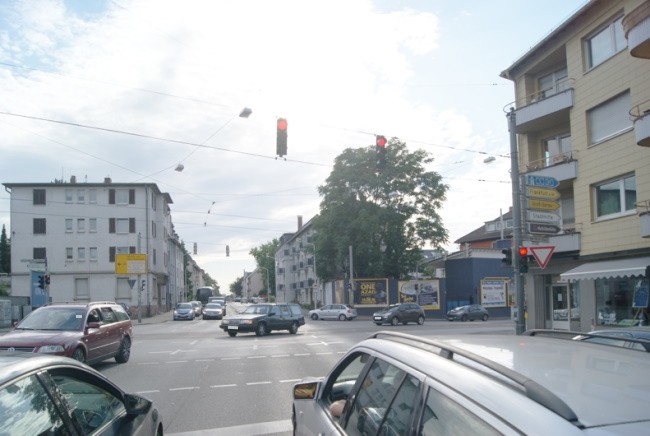 Nieder-Ramstädter Str.  / Heinrichstr. Krzg. quer